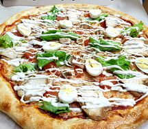 Пицца Цезарь с курицей