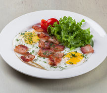 Омлет или яичница из двух яиц