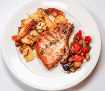 Свиная корейка на кости