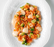 Тартар из лосося с гуакамоле из авокадо