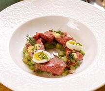 Окрошка на квасе с ростбифом