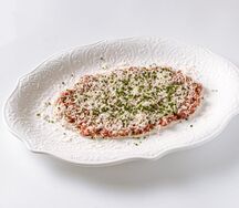 Тартар из нежной телятины с трюфельным кремом