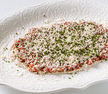 Большая порция тартара из телятины