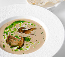 Крем-суп из белых грибов с чипсами из чиабатты