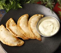 Чебуреки с соусом Тартар