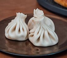 Хинкали с курицей и вялеными томатами