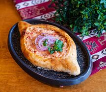 Хачапури по-аджарски с зеленью