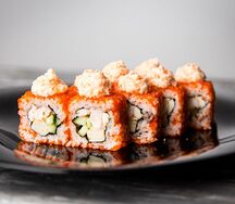 Запеченный ролл с креветкой