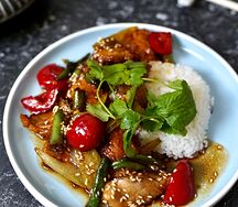 Курица по-тайски с овощами