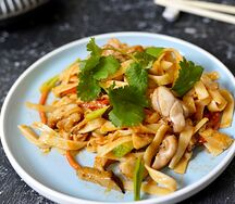 Удон с курицей в соусе том ям