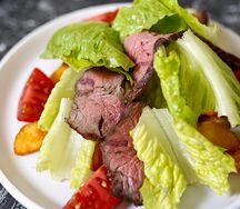 Салат с ростбифом и картофелем