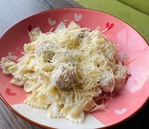 Паста с фрикадельками из курочки