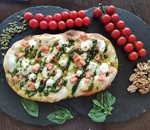 Римская пицца с лососем