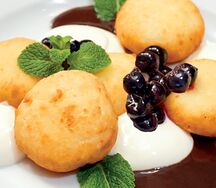 Сырники со сметаной