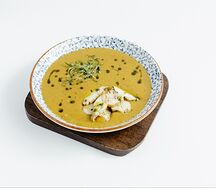 Суп-пюре из тыквы с чечевицей и слайсами куриного филе