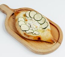 Хачапури по-аджарски с креветкой и творожным сыром