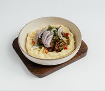 Чашушули из говядины с картофельным пюре