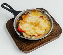 Куриное филе с шампиньонами и сыром Мадам Нинико 