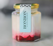 Йогурт с клубникой