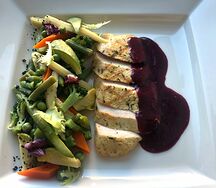 Фитнес Индейка с ягодным соусом