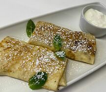 Блинчики с творогом и сметаной