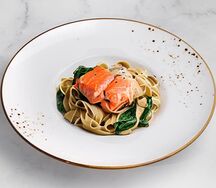 Паста с лососем и шпинатом
