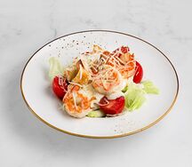 Салат Цезарь с креветками