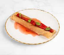 Блины с творогом и клубникой 