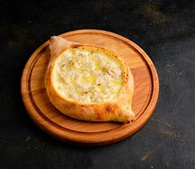 Хачапури по-аджарски с курицей в сливочном соусе