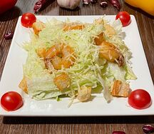 Салат Цезарь с креветками