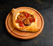 Хачапури по-аджарски с аджапсандали и сыром