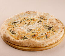 Итальянская лепешка с розмарином