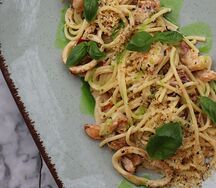 Спагетти с креветкой и кальмаром под соусом маскарпоне