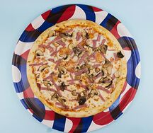 Пицца с ветчиной и грибами