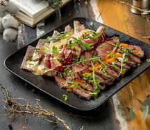 Плато из дикого мяса