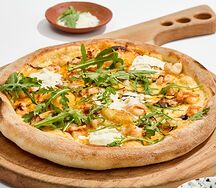New Пицца с креветками, кабачком и страчателлой