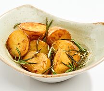 Запеченный картофель с розмарином