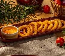 Кольца кальмара с соусом карри