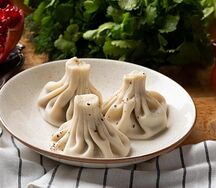 Хинкали из телятины и курицы 3 штуки