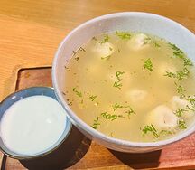 Пельмени с бульоном