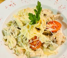 Паста Феттуччине с курицей в сливочном соусе