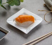 Суши с лососем