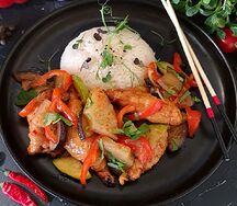 Хрустящая курочка с ананасом