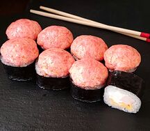 Запеченный ролл с курицей