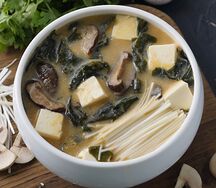 Мисо-суп по-японски с тунцом