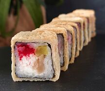 Горячий ролл Хитоши со снежным крабом и масляной рыбой