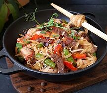 Вок по-корейски с кимчи