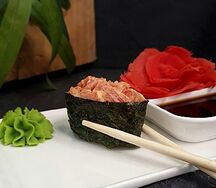 Гункан с тунцом