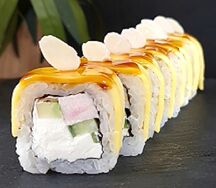 Ролл Teriyaki kuritsua с курицей и маасдамом
