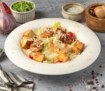 Салат Цезарь с креветками